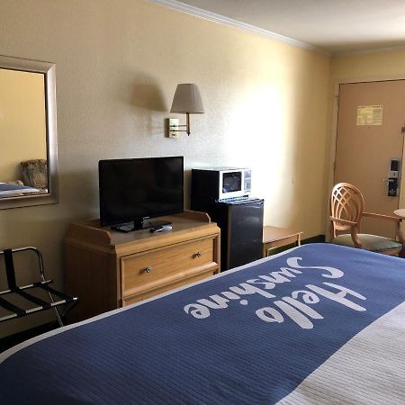 Days Inn By Wyndham Alamogordo White Sands Εξωτερικό φωτογραφία