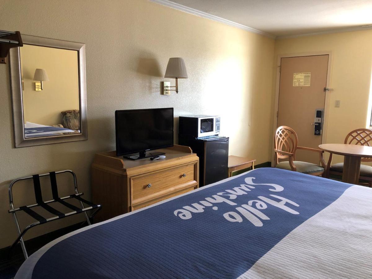 Days Inn By Wyndham Alamogordo White Sands Εξωτερικό φωτογραφία